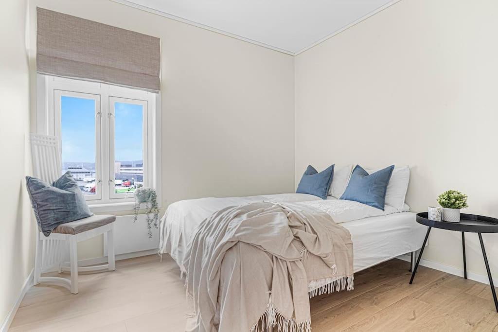 New! Huge Modern Apartment! Fit For Two Families! Bergen Buitenkant foto